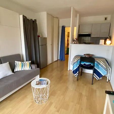 Appartamento With Balcony In Facing The Pool